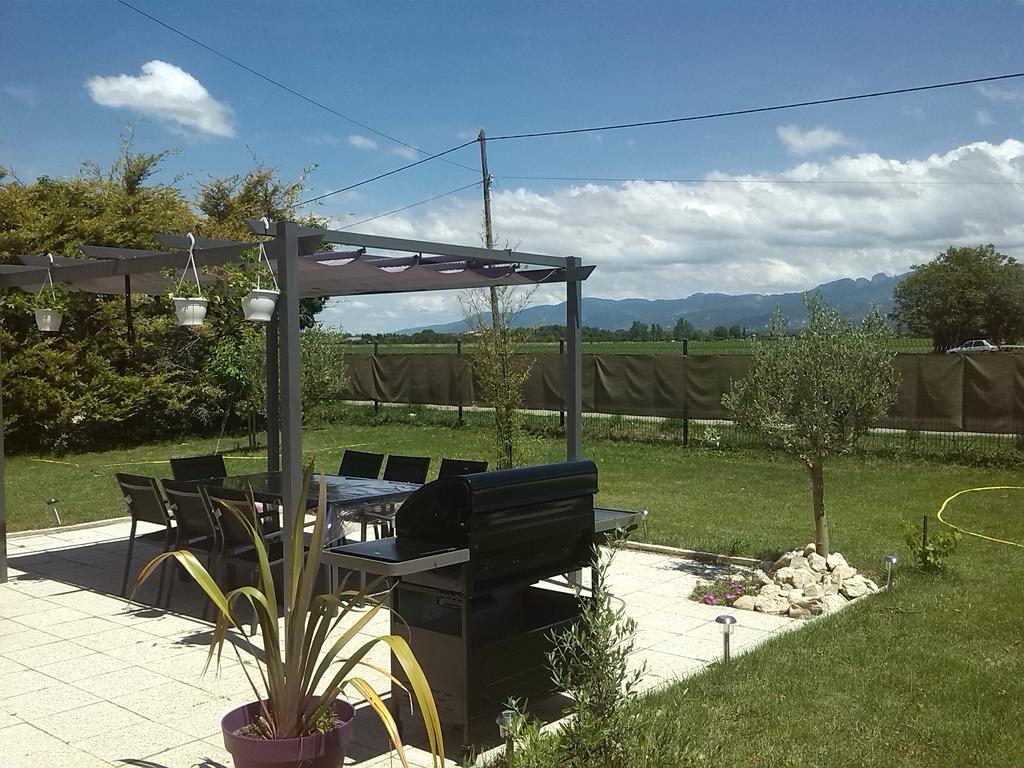 Bed and Breakfast La Cle Des Champs Chabeuil Exterior foto