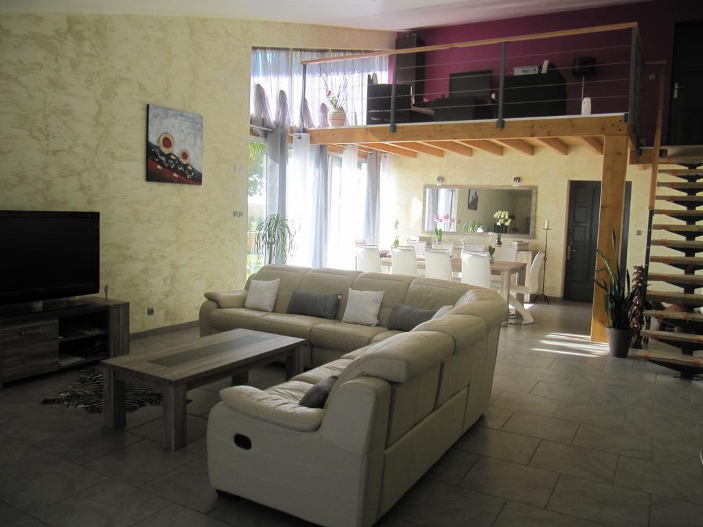 Bed and Breakfast La Cle Des Champs Chabeuil Exterior foto