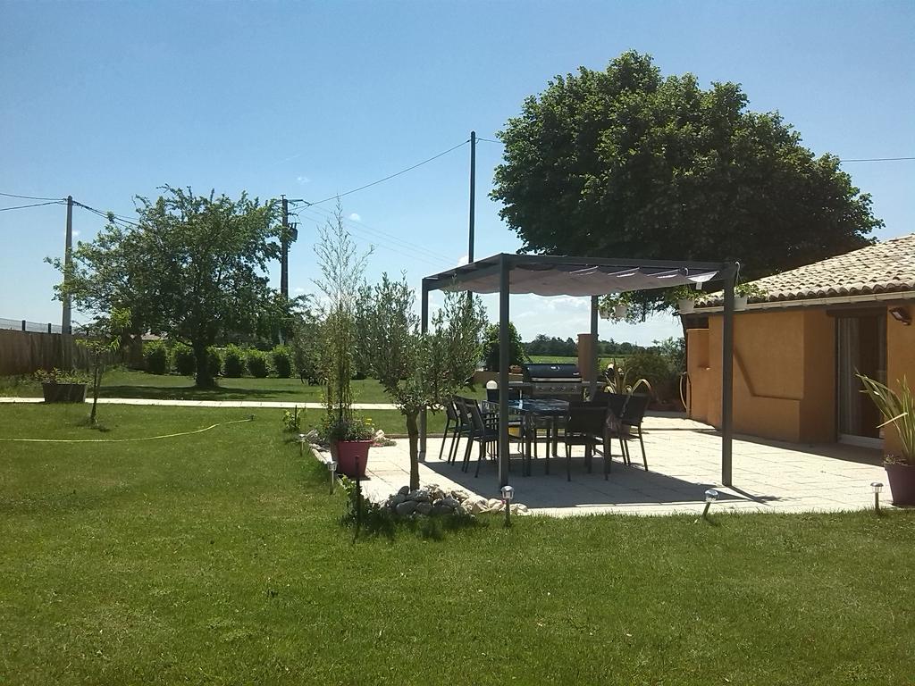 Bed and Breakfast La Cle Des Champs Chabeuil Exterior foto
