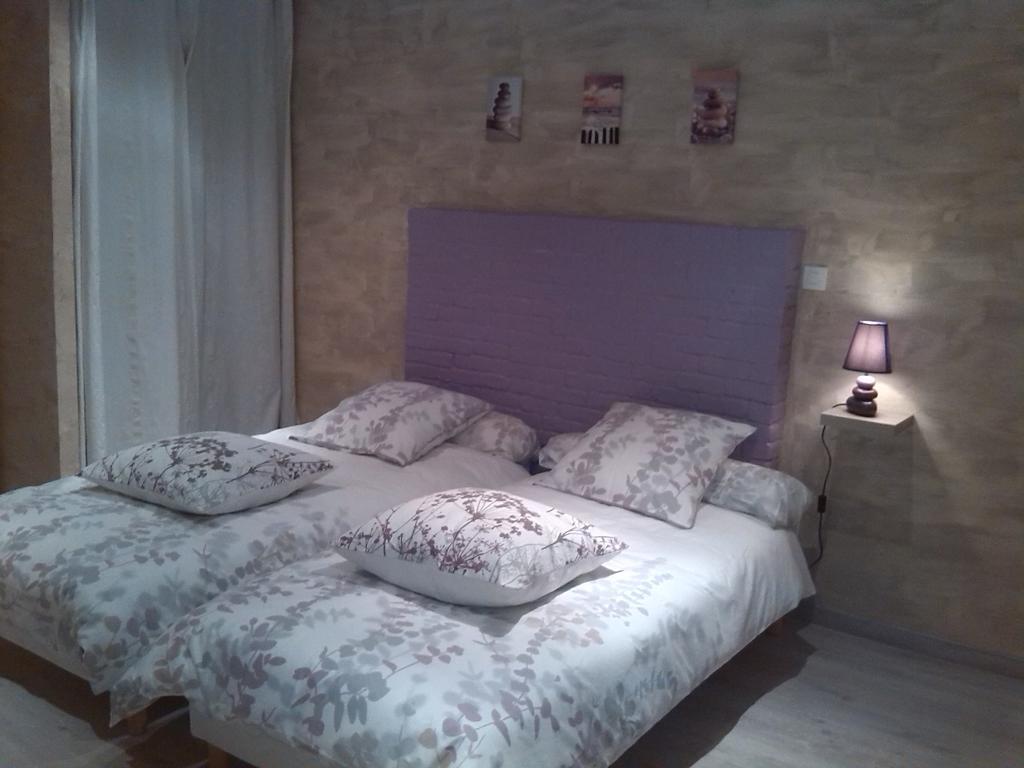 Bed and Breakfast La Cle Des Champs Chabeuil Exterior foto