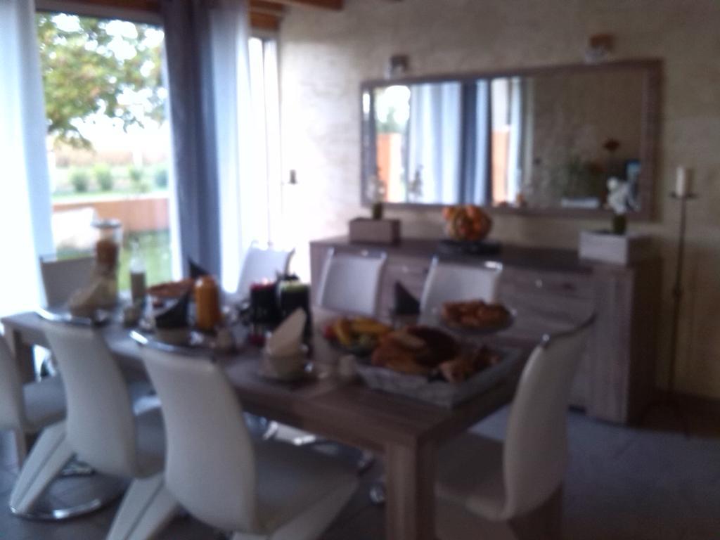 Bed and Breakfast La Cle Des Champs Chabeuil Exterior foto
