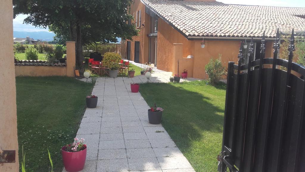 Bed and Breakfast La Cle Des Champs Chabeuil Exterior foto